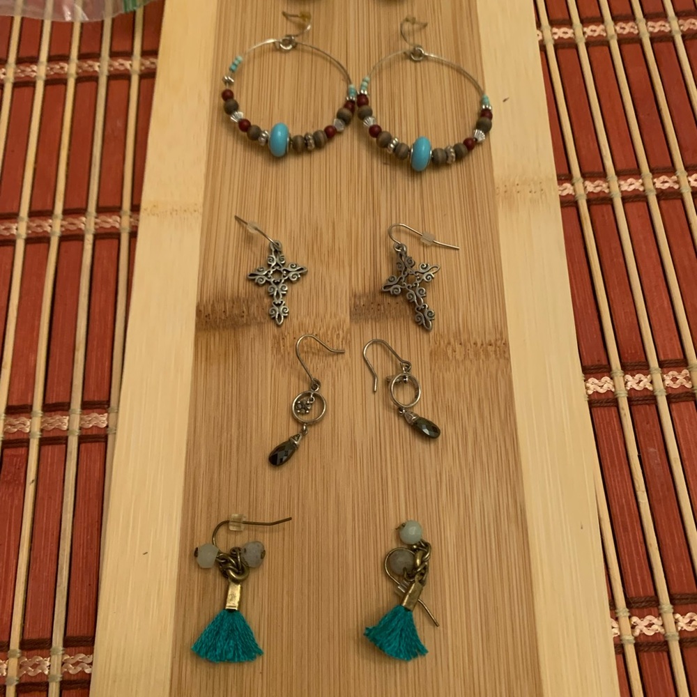 Simple cute earrings